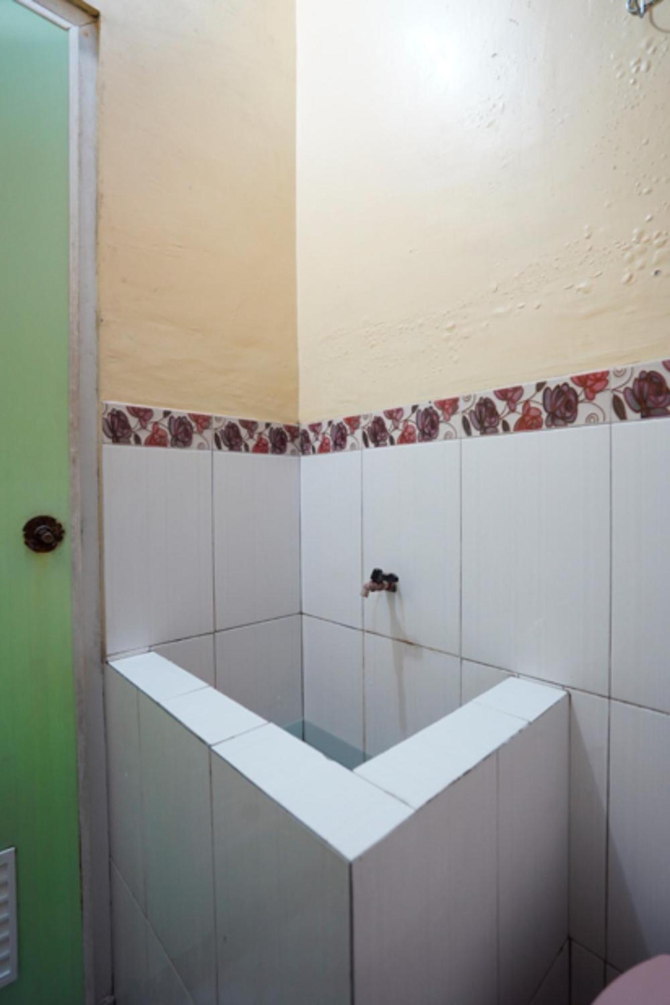 Oyo 927 Carina Hotel Claket Εξωτερικό φωτογραφία