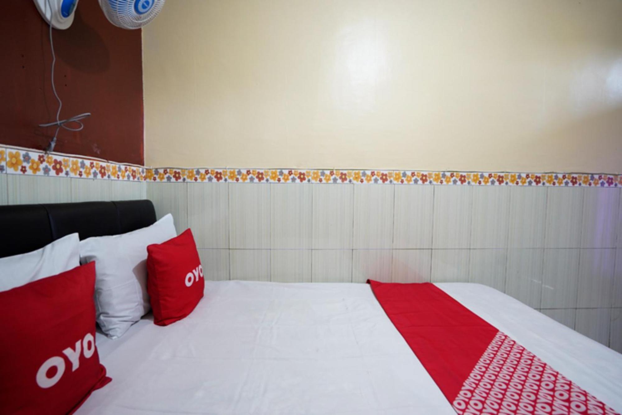 Oyo 927 Carina Hotel Claket Εξωτερικό φωτογραφία